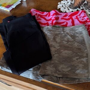 SPANX LOT OF 3 shorts and leggings M